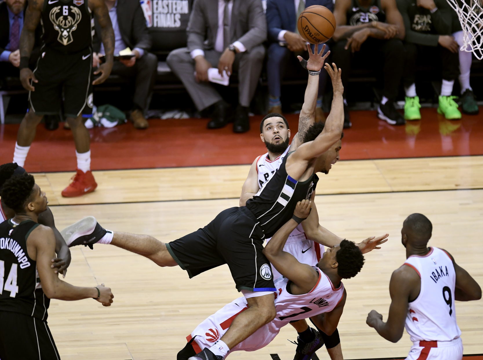 Raptors 100, Bucks 94